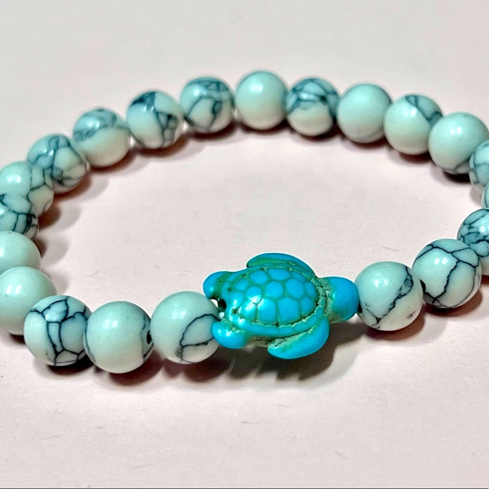 Sea turtle turquoise stone beaded stretch bracelet